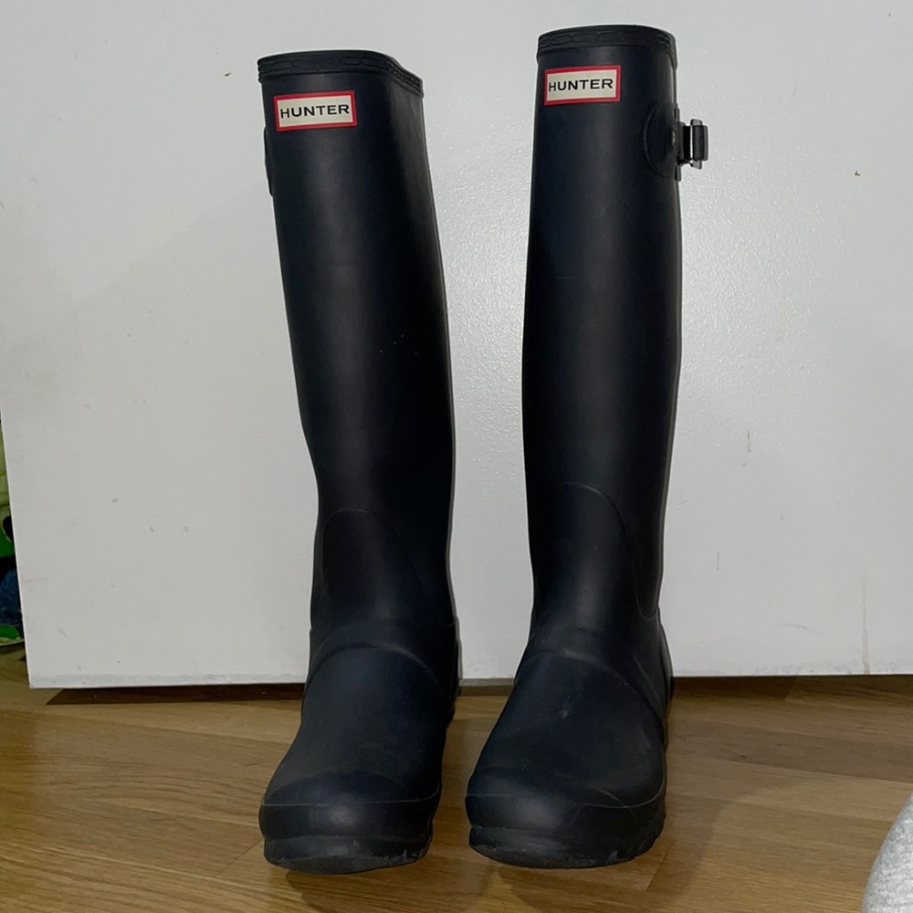 Hunter Navy rain snow tall boots